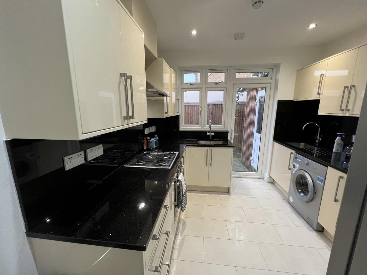 4 Wharncliffe Drive Hotel Hanwell Luaran gambar