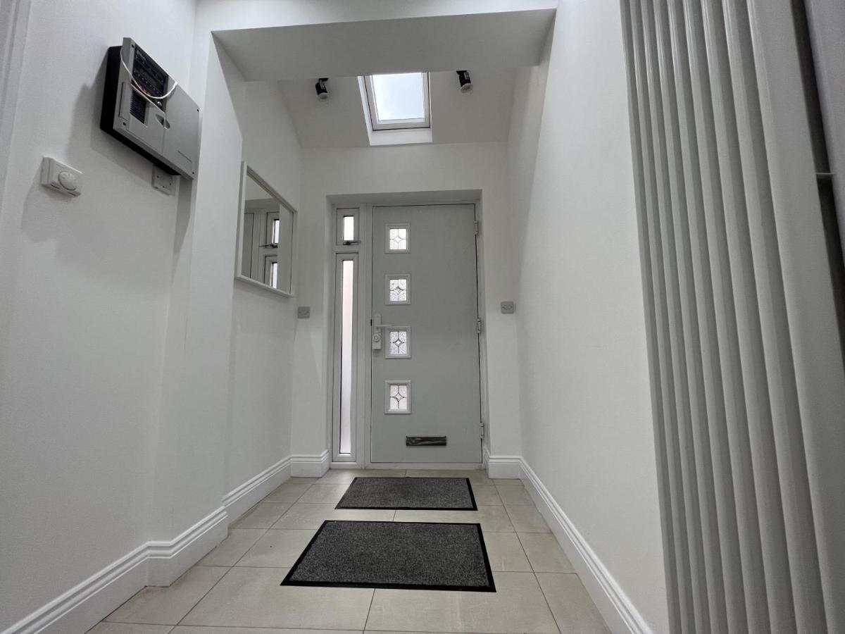 4 Wharncliffe Drive Hotel Hanwell Luaran gambar