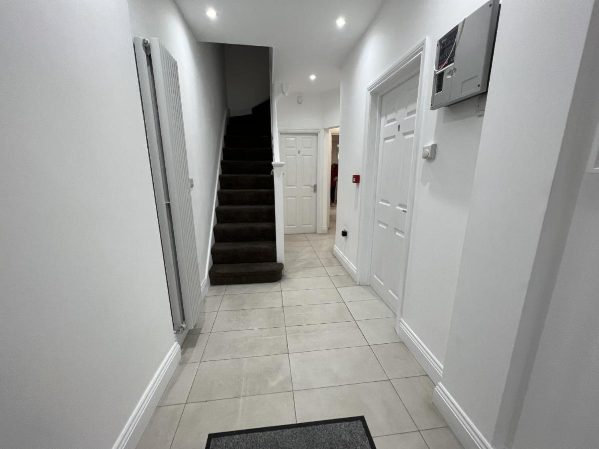 4 Wharncliffe Drive Hotel Hanwell Luaran gambar