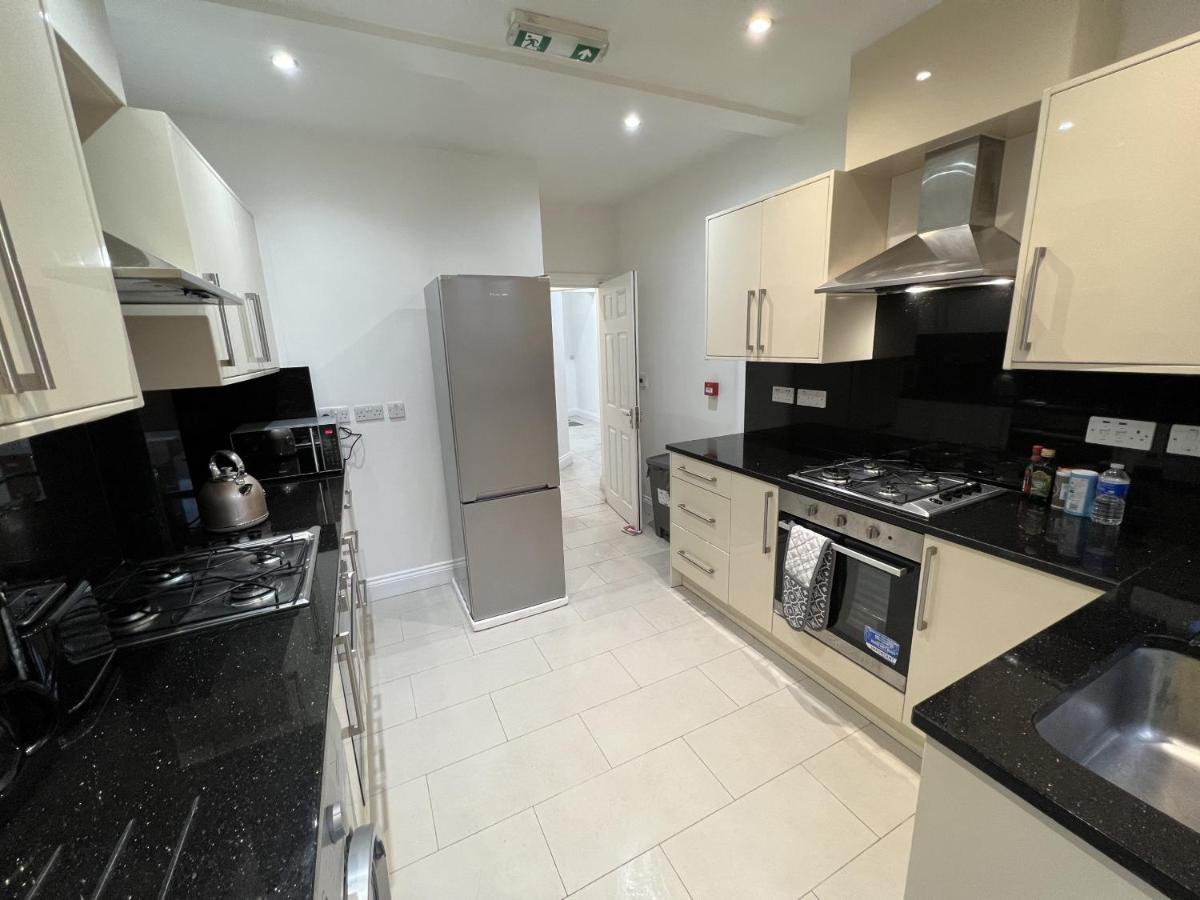 4 Wharncliffe Drive Hotel Hanwell Luaran gambar