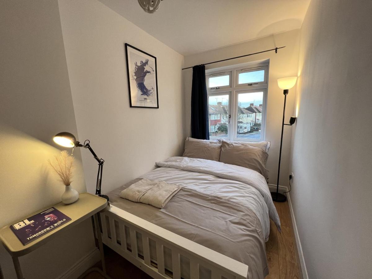 4 Wharncliffe Drive Hotel Hanwell Luaran gambar