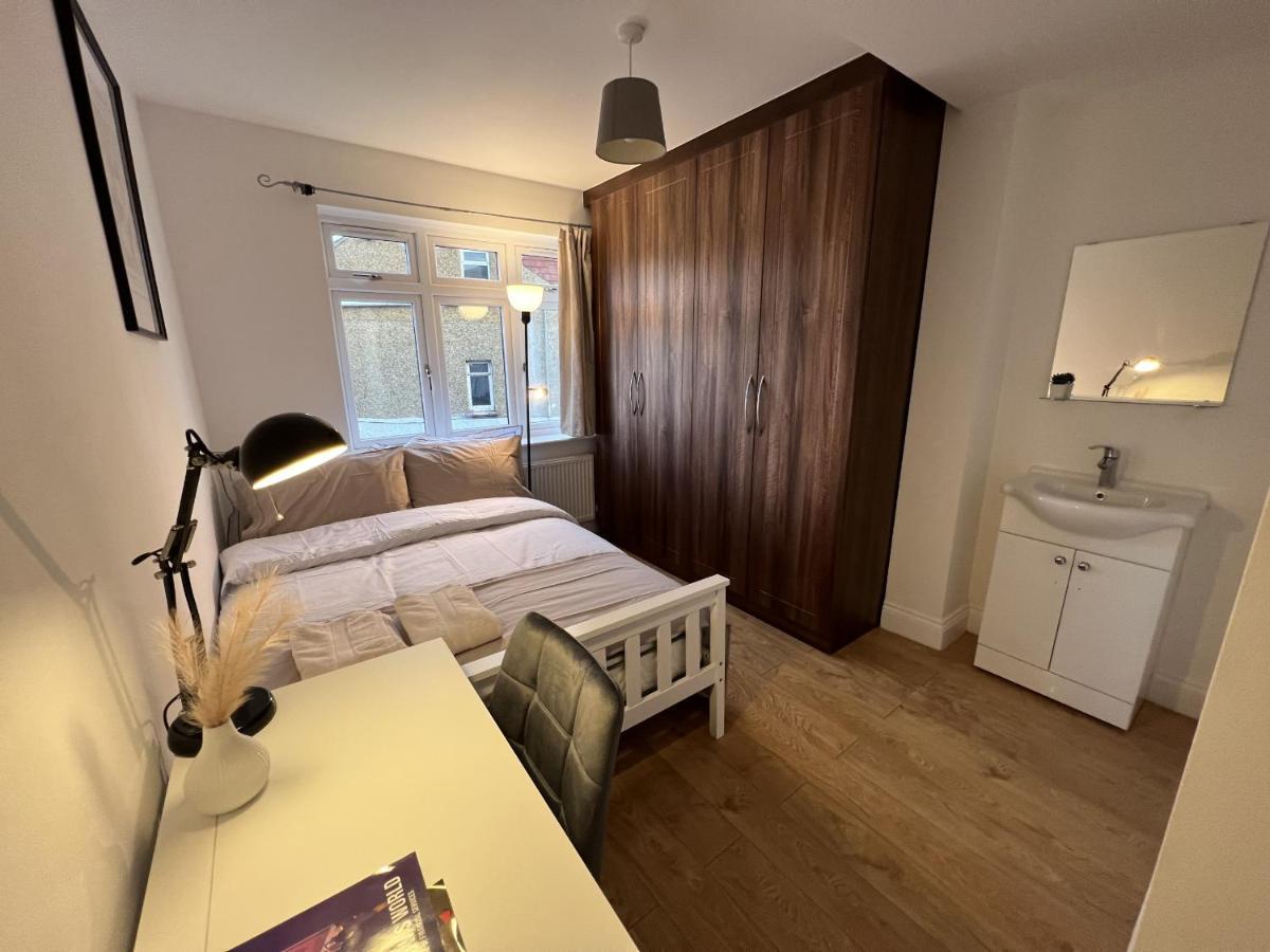4 Wharncliffe Drive Hotel Hanwell Luaran gambar