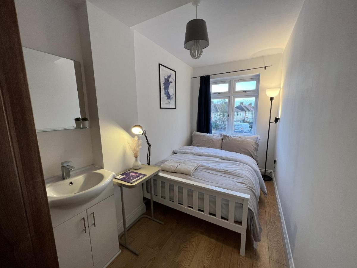 4 Wharncliffe Drive Hotel Hanwell Luaran gambar