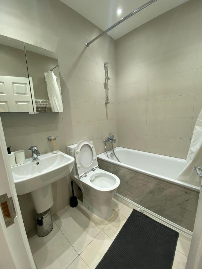 4 Wharncliffe Drive Hotel Hanwell Luaran gambar