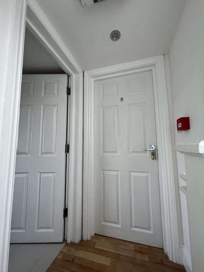4 Wharncliffe Drive Hotel Hanwell Luaran gambar