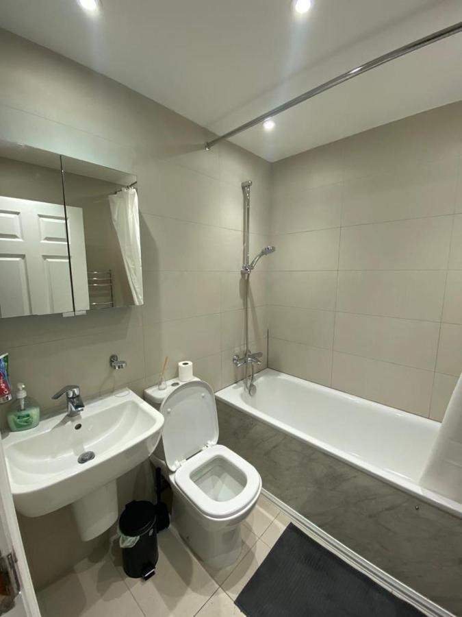 4 Wharncliffe Drive Hotel Hanwell Luaran gambar
