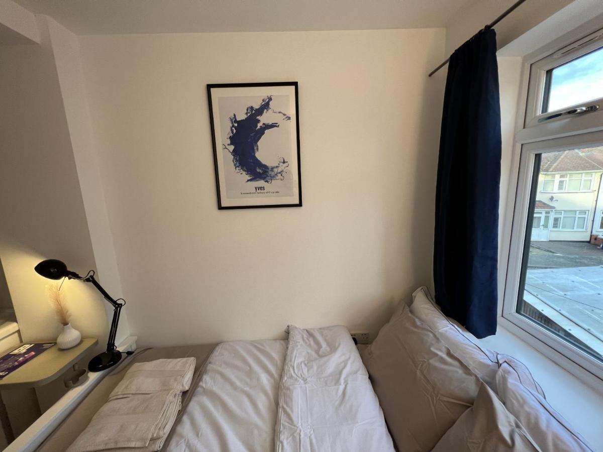 4 Wharncliffe Drive Hotel Hanwell Luaran gambar