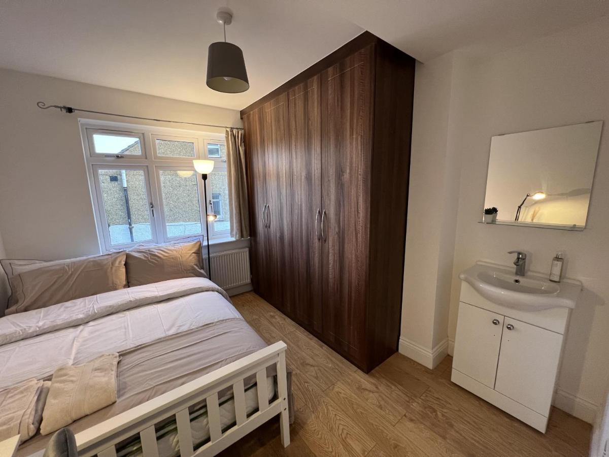 4 Wharncliffe Drive Hotel Hanwell Luaran gambar