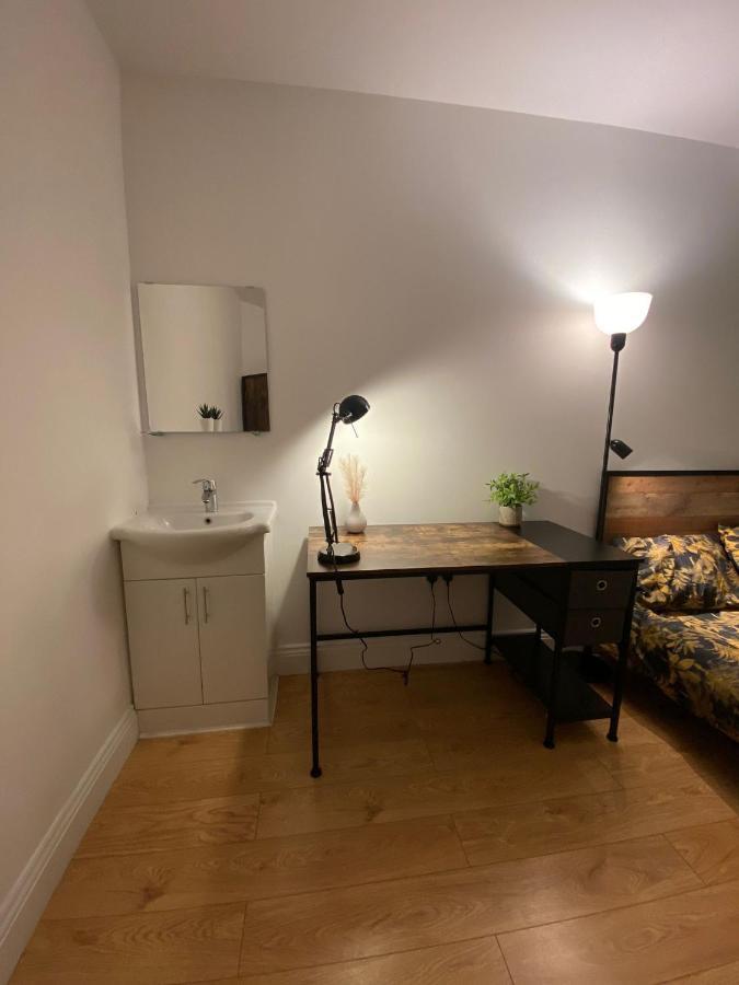 4 Wharncliffe Drive Hotel Hanwell Luaran gambar